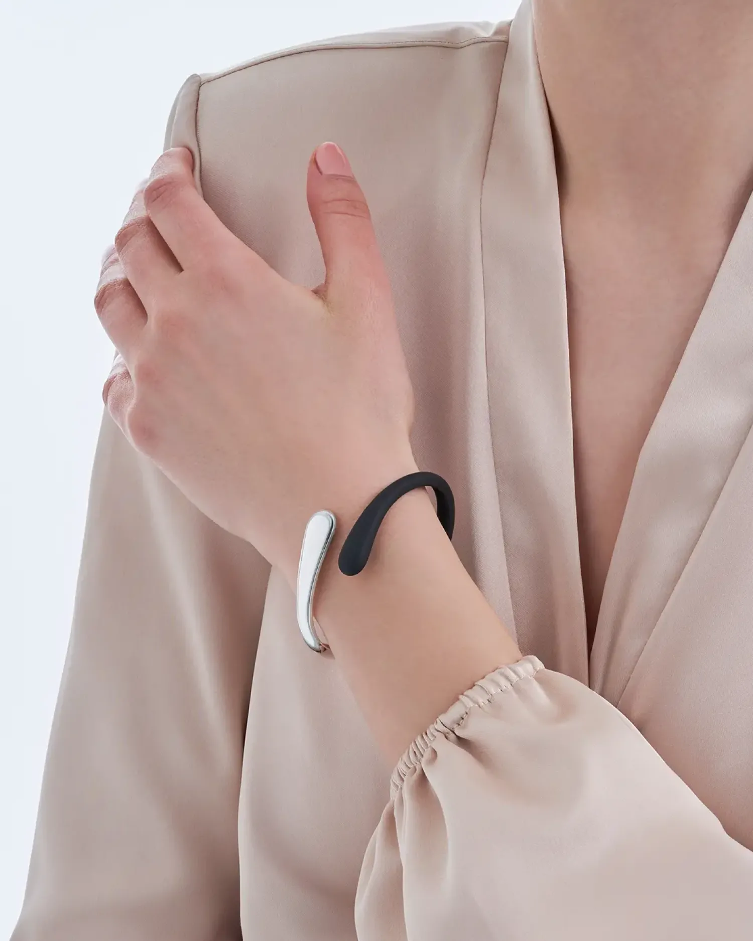 Clearance Bijou Brigitte Bracciale - Black Hinge
