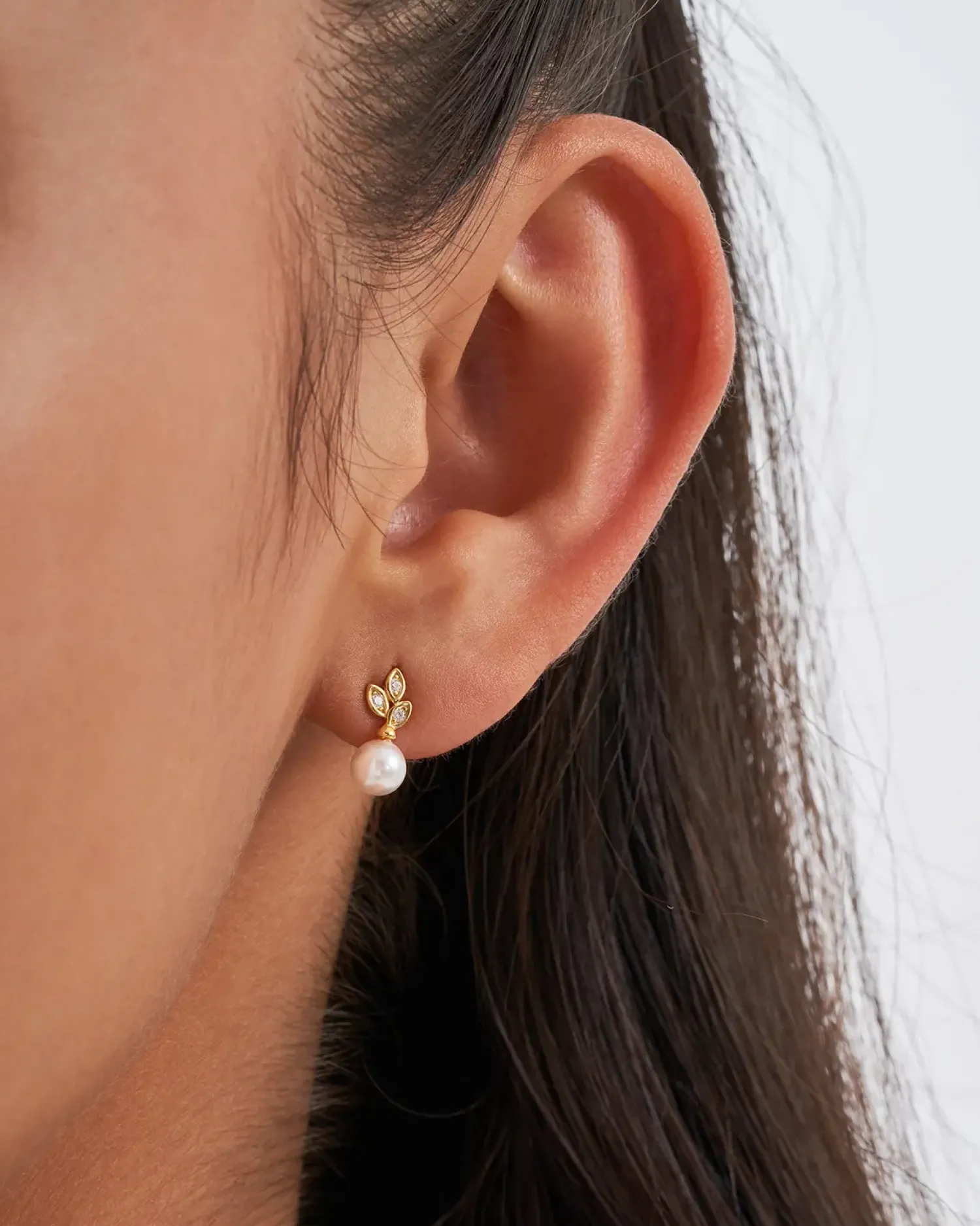 Outlet Bijou Brigitte Orecchini a perno - Floral Pearls